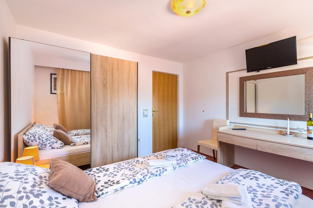 Bed & Breakfast La Fontana Medulin Bagian luar foto